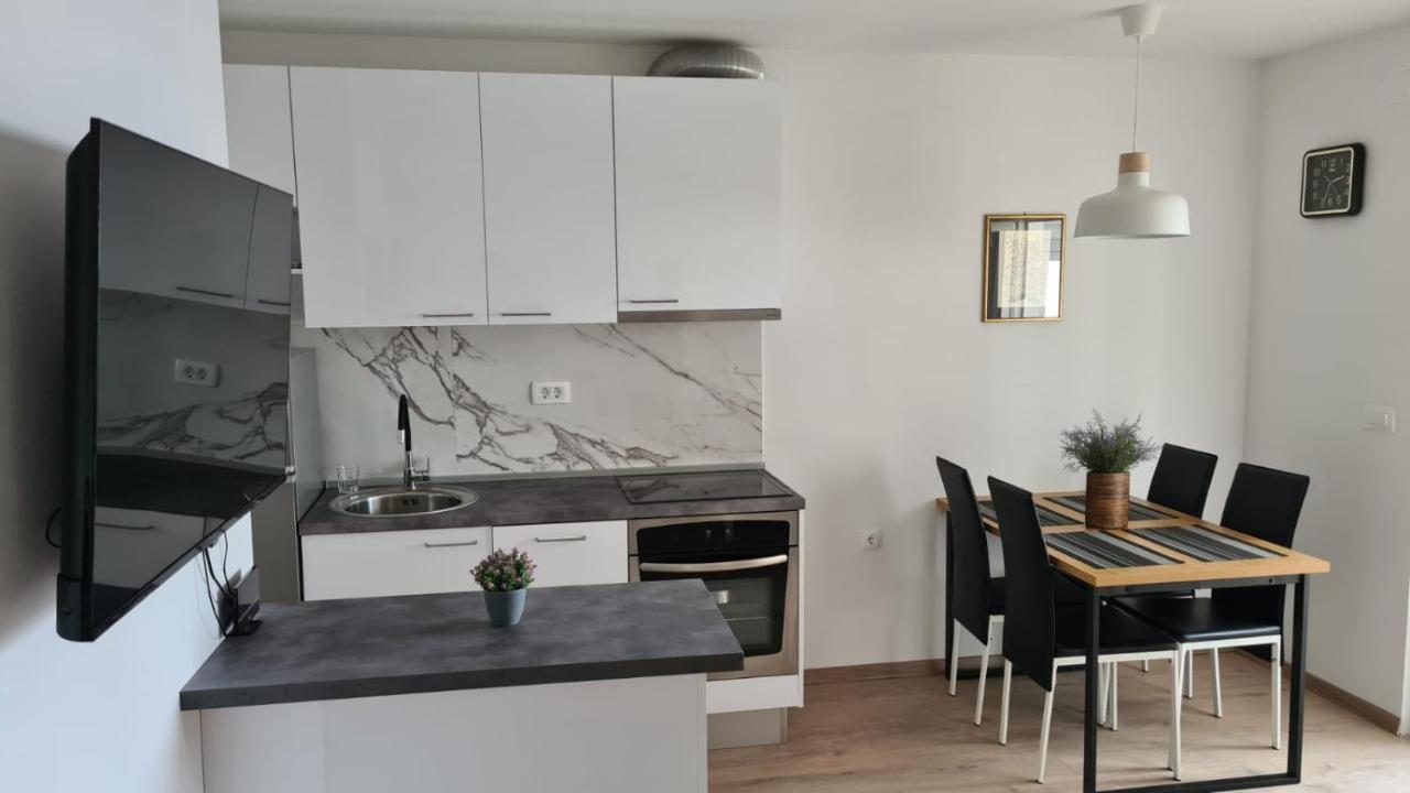Apartment By The Mall